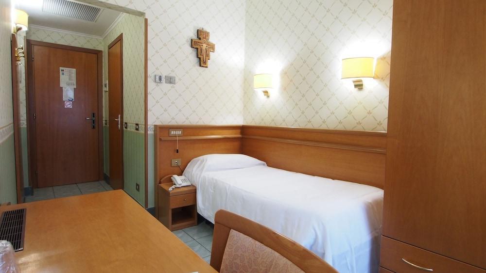 Kolping Casa Domitilla 3* Rome